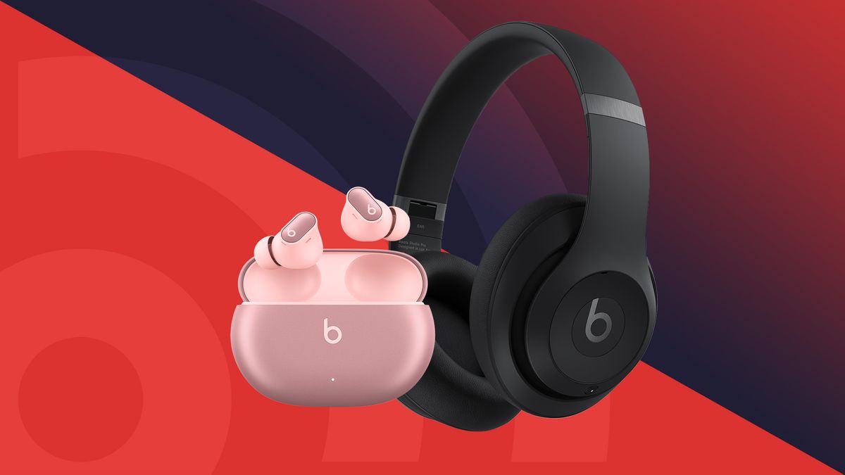 What are the key differences between Beats Solo 4 and Beats Solo Buds in terms of features and battery life?